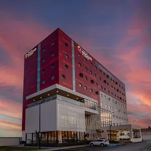 Hotel Ramada Encore By Wyndham Guadalajara Aeropuerto, Las Pintas